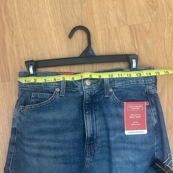 Levi’s Strauss Signature Women’s Denim Maxi Skirt blue Size 2 W26 New - Picture 15 of 16